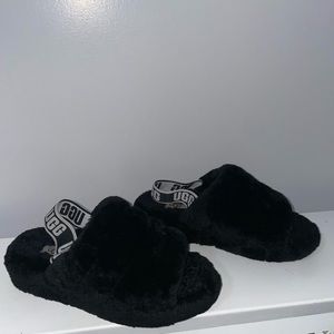 UGG “Fluff Yeah” slide sandals
